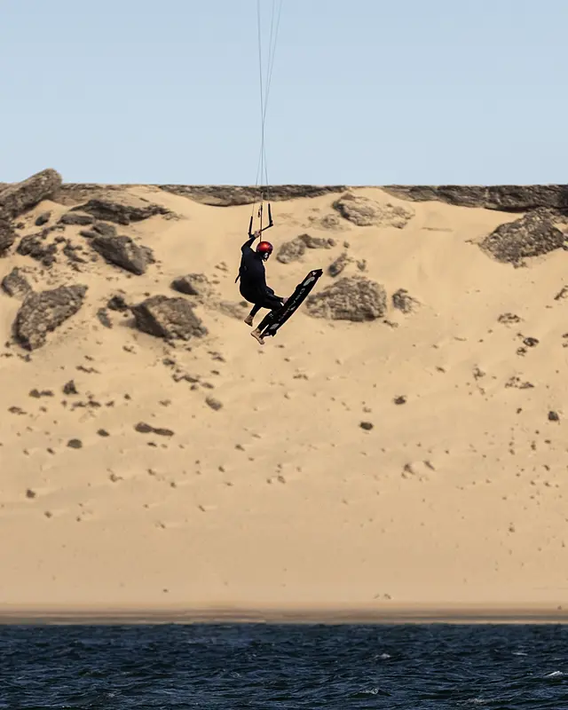 Saut grabbé devant la dune